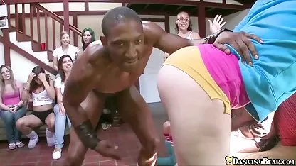 یک نجیب زاده سکس با خواهر جدید مسن و خود را شاهزاده خانم